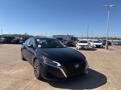 Super Black 2024 Nissan Altima 2.5 SV