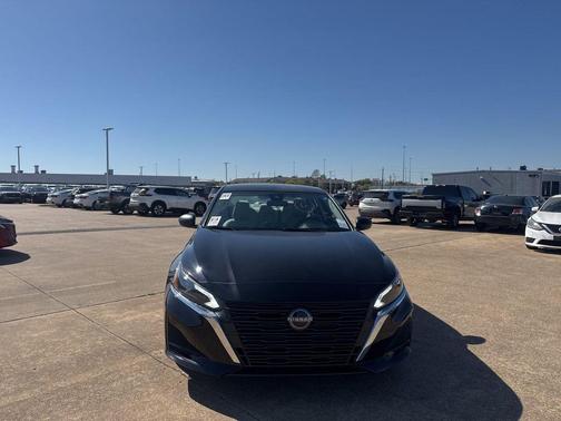 Super Black 2024 Nissan Altima 2.5 SV