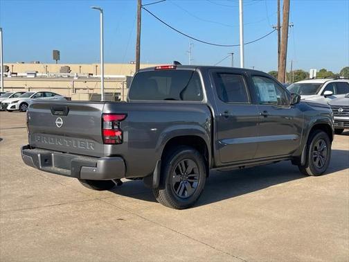2025 Nissan Frontier SV