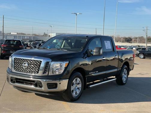 2018 Nissan Titan SV