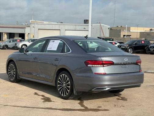 2022 Volkswagen Passat 2.0T Limited Edition