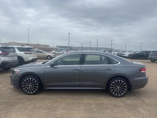 2022 Volkswagen Passat 2.0T Limited Edition