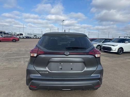 2024 Nissan Kicks S