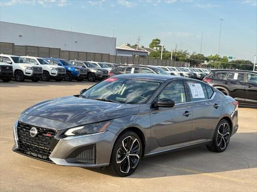 2023 Nissan Altima SR FWD
