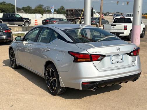 2025 Nissan Altima SR AWD