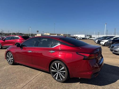 2020 Nissan Altima Platinum FWD