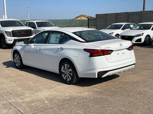 2025 Nissan Altima S FWD