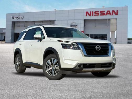 2025 Nissan Pathfinder SL FWD