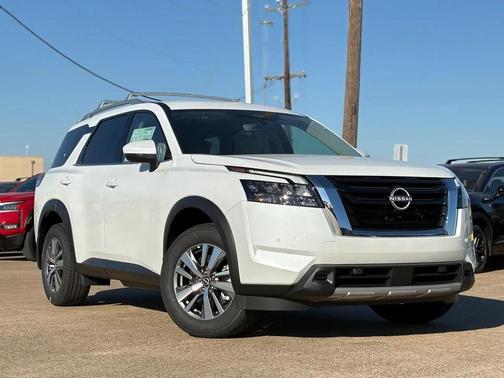 2025 Nissan Pathfinder SL FWD