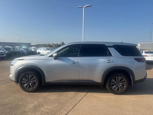 2022 Nissan Pathfinder S 2WD