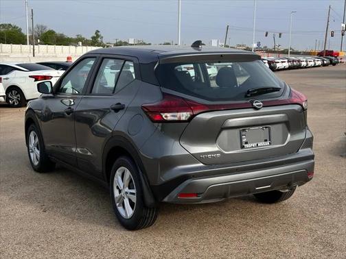 2025 Nissan Kicks S