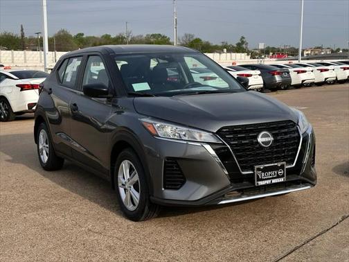 2025 Nissan Kicks S