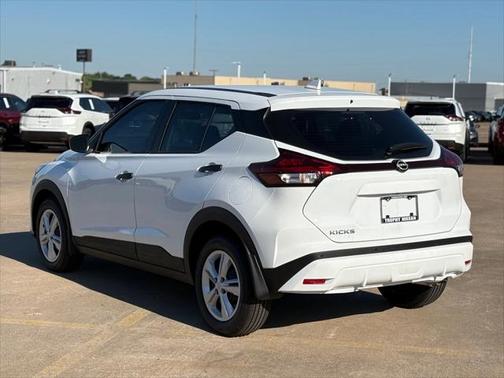 2025 Nissan Kicks S