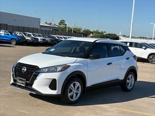 2025 Nissan Kicks S