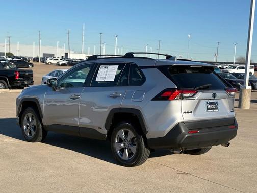 2022 Toyota RAV4 Hybrid LE