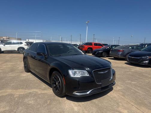 Gloss Black 2023 Chrysler 300 Touring