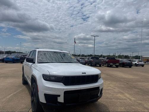Bright White Clearcoat 2023 Jeep Grand Cherokee L Altitude
