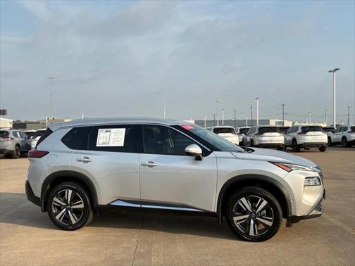 2022 Nissan Rogue SL