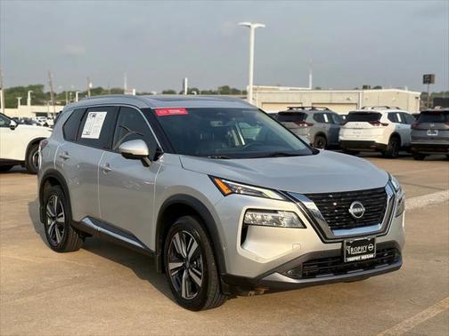 2022 Nissan Rogue SL