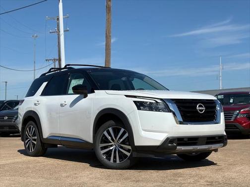 2025 Nissan Pathfinder Platinum FWD