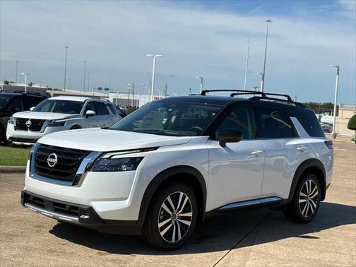 2025 Nissan Pathfinder Platinum FWD