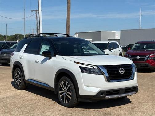 2025 Nissan Pathfinder Platinum FWD