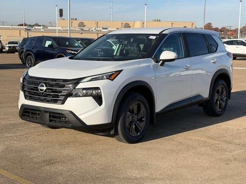 Everest White Pearl Tricoat 2026 Nissan Rogue SV