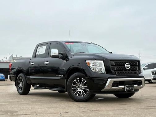 2021 Nissan Titan SV