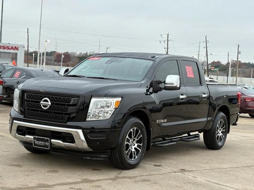 2021 Nissan Titan SV