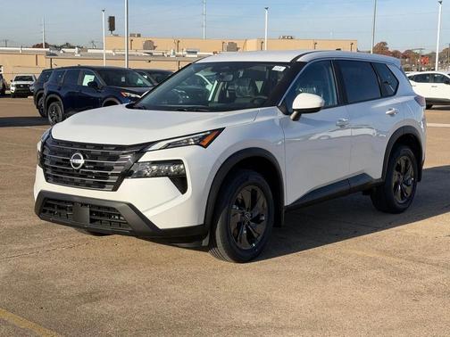 Everest White Pearl Tricoat 2026 Nissan Rogue SV