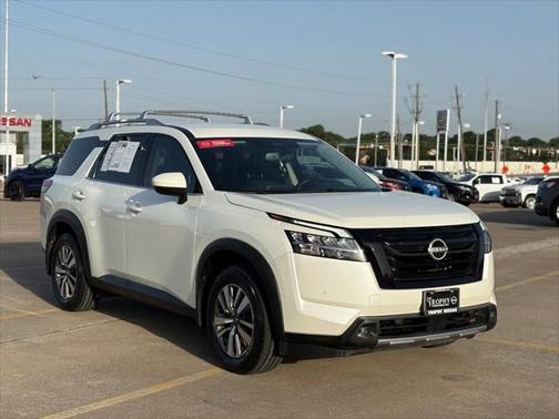 2022 Nissan Pathfinder SL 2WD
