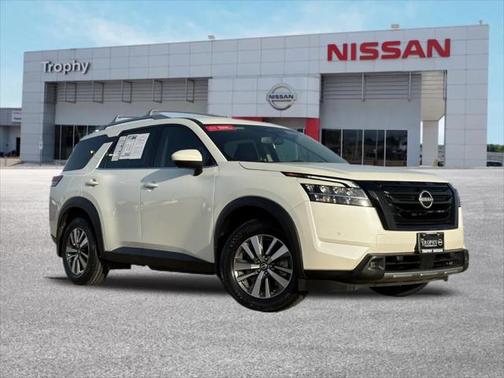 2022 Nissan Pathfinder SL 2WD