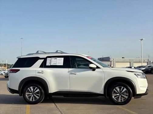 2022 Nissan Pathfinder SL 2WD