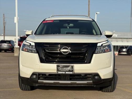 2022 Nissan Pathfinder SL 2WD