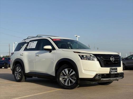 2022 Nissan Pathfinder SL 2WD