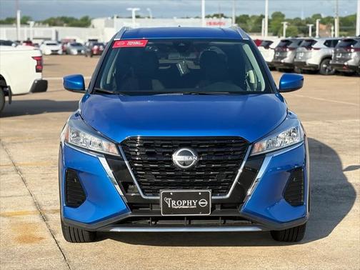 2022 Nissan Kicks SV