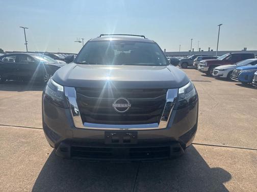 2025 Nissan Pathfinder SV FWD