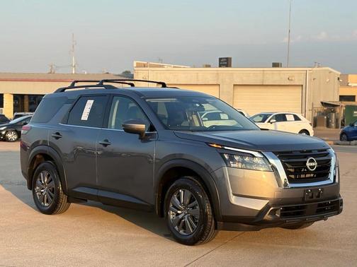 2025 Nissan Pathfinder SV FWD