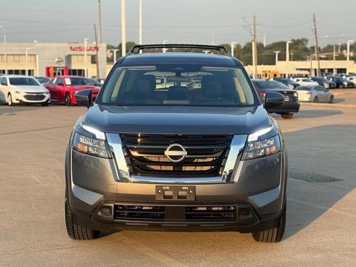 2025 Nissan Pathfinder SV FWD