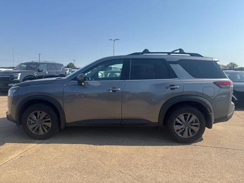 2025 Nissan Pathfinder SV FWD