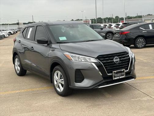 2025 Nissan Kicks S