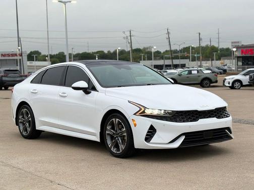 Glacial White Pearl 2023 Kia K5 EX