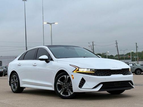 Glacial White Pearl 2023 Kia K5 EX