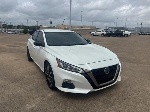 2022 Nissan Altima SR FWD