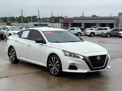 2022 Nissan Altima SR FWD
