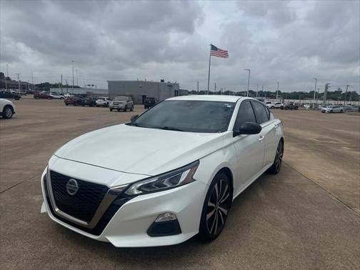2022 Nissan Altima SR FWD