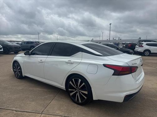 2022 Nissan Altima SR FWD