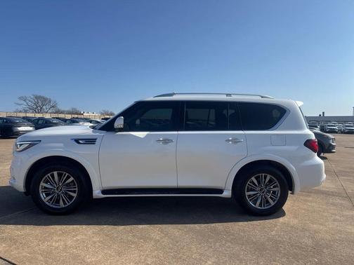 2021 INFINITI QX80 Luxe