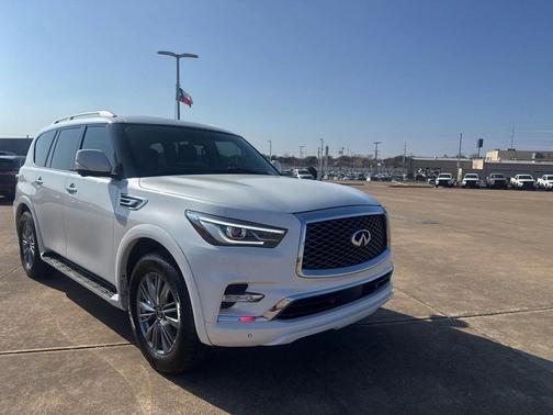2021 INFINITI QX80 Luxe