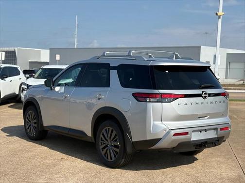 2025 Nissan Pathfinder SL FWD